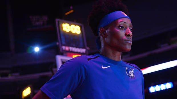 Sylvia Fowles second life dealing with death